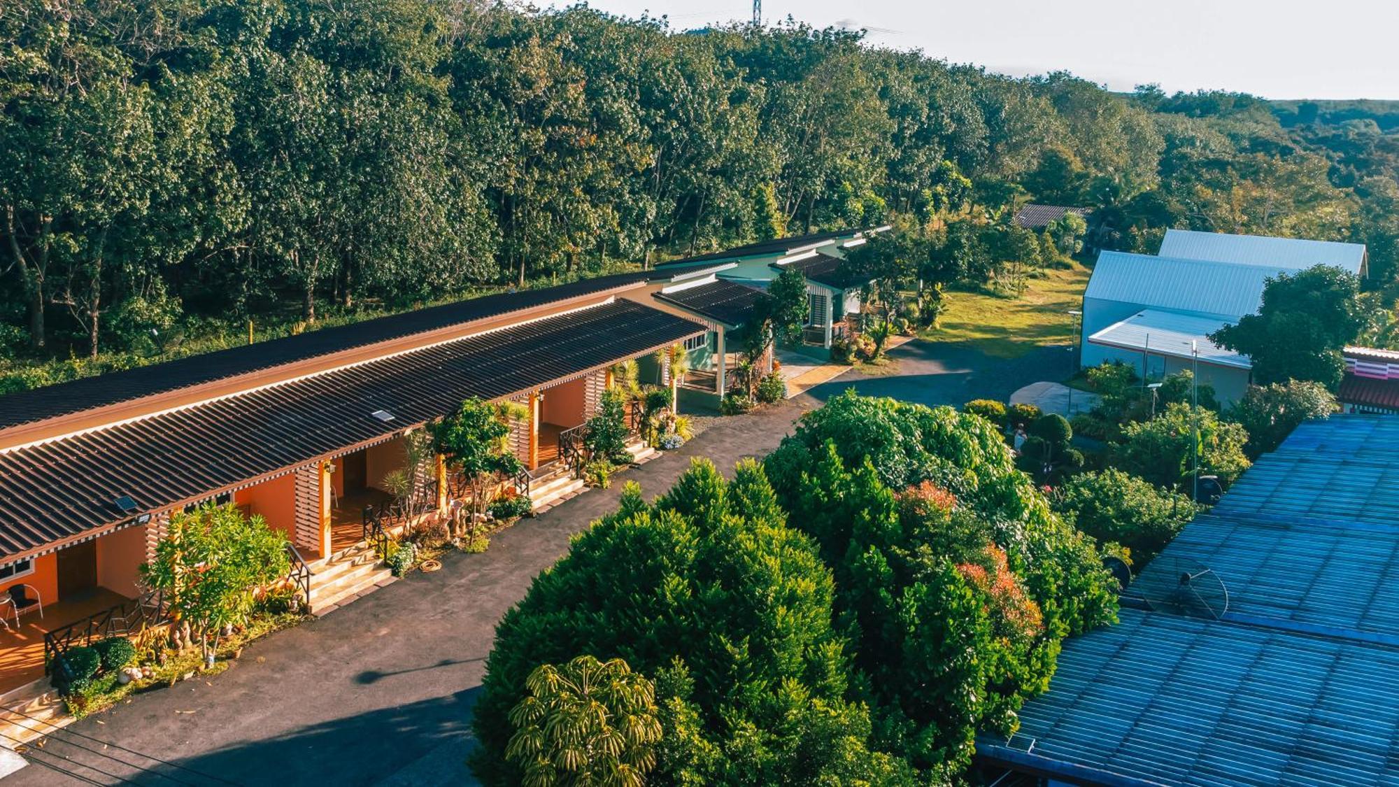 Baan Suan Mee Tang Hotel Chanthaburi Bagian luar foto