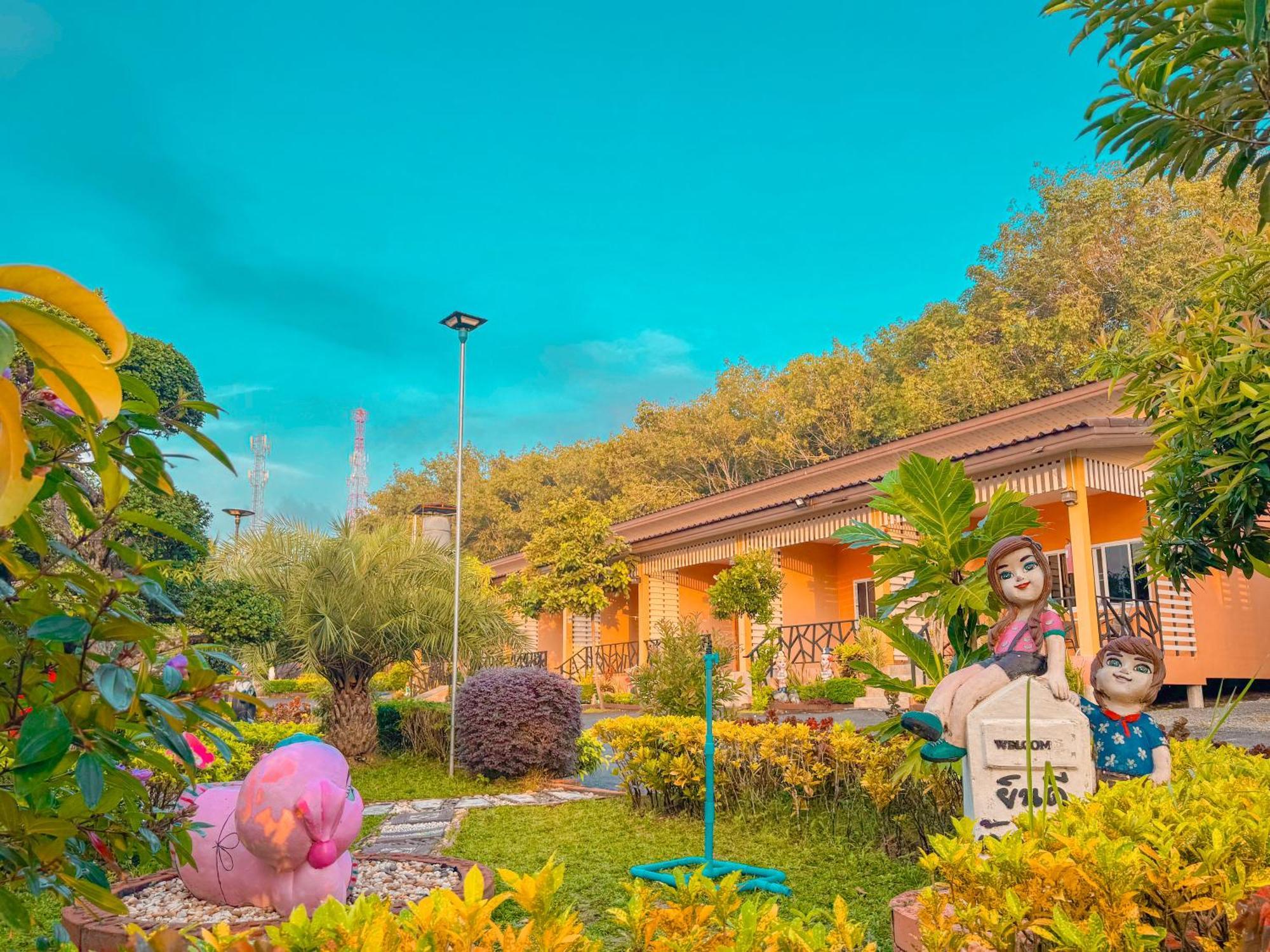 Baan Suan Mee Tang Hotel Chanthaburi Bagian luar foto