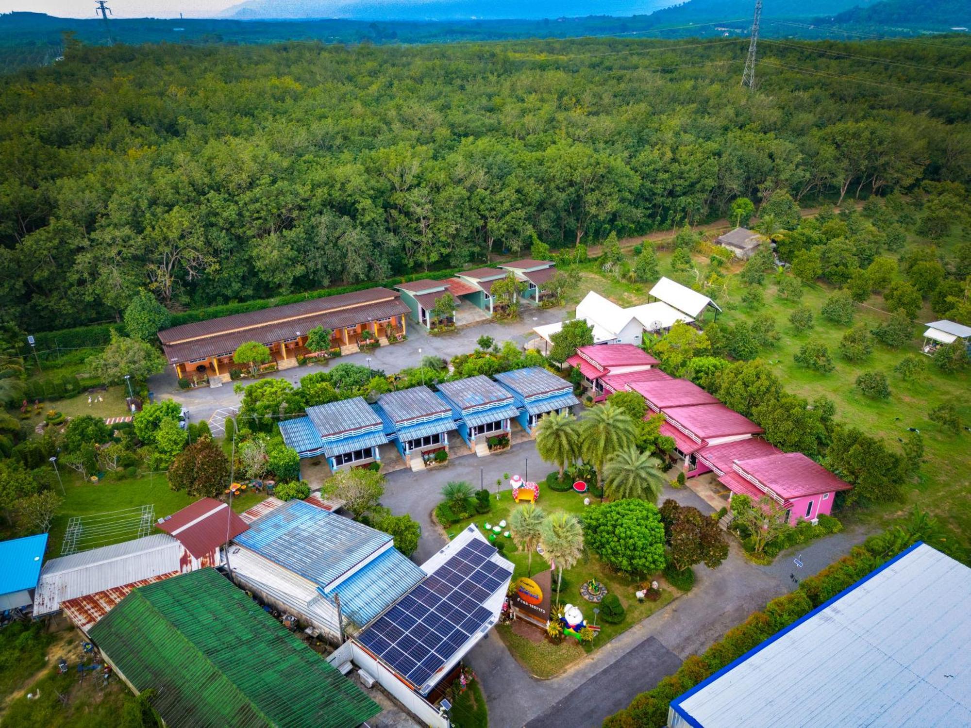 Baan Suan Mee Tang Hotel Chanthaburi Bagian luar foto